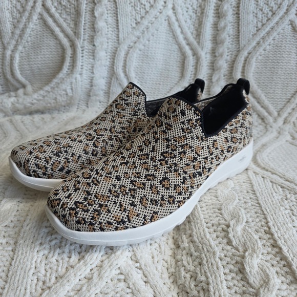 Skechers‎ GOwalk Air Cooled Goga Mat Leopard Print Slip On Sneakers 9.5 - Picture 1 of 6